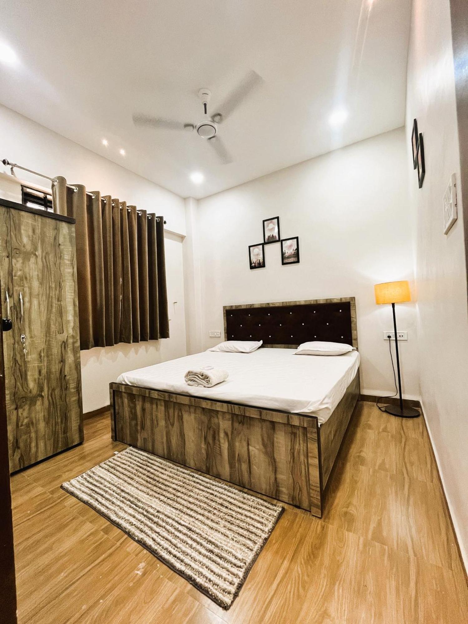 Shree Stay Inn Luxe' Holiday Home Ujjain Ngoại thất bức ảnh