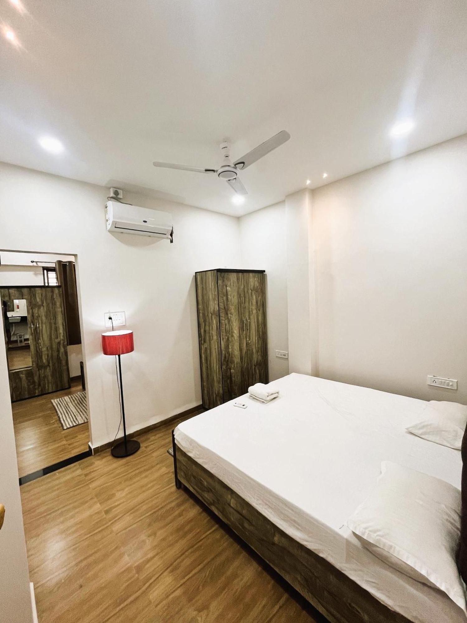 Shree Stay Inn Luxe' Holiday Home Ujjain Ngoại thất bức ảnh
