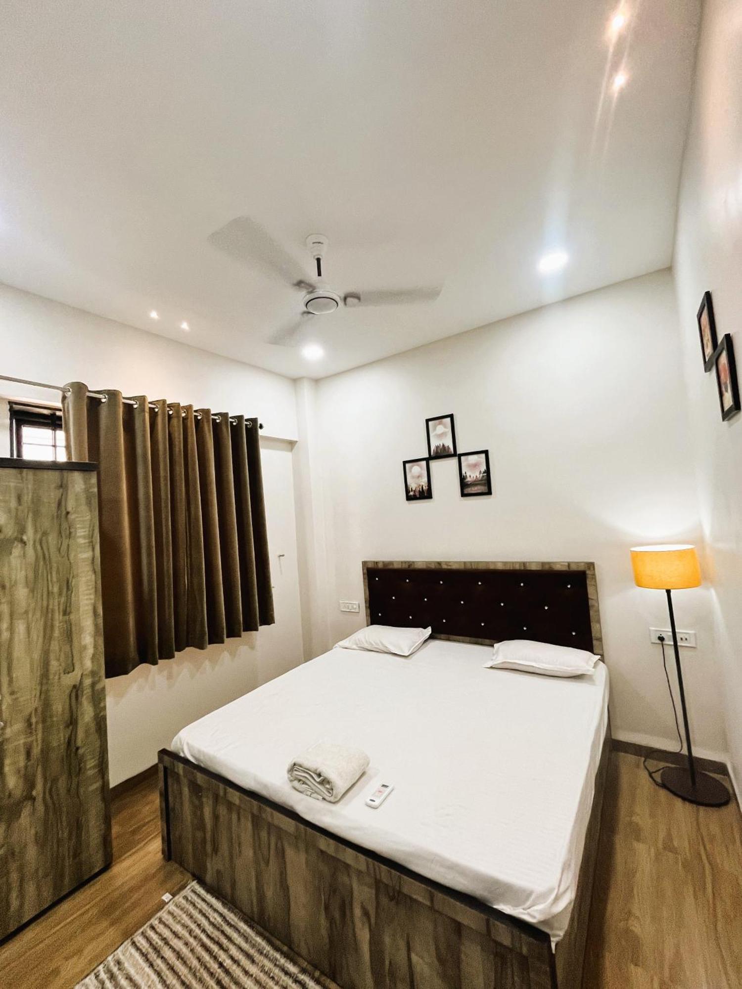 Shree Stay Inn Luxe' Holiday Home Ujjain Ngoại thất bức ảnh