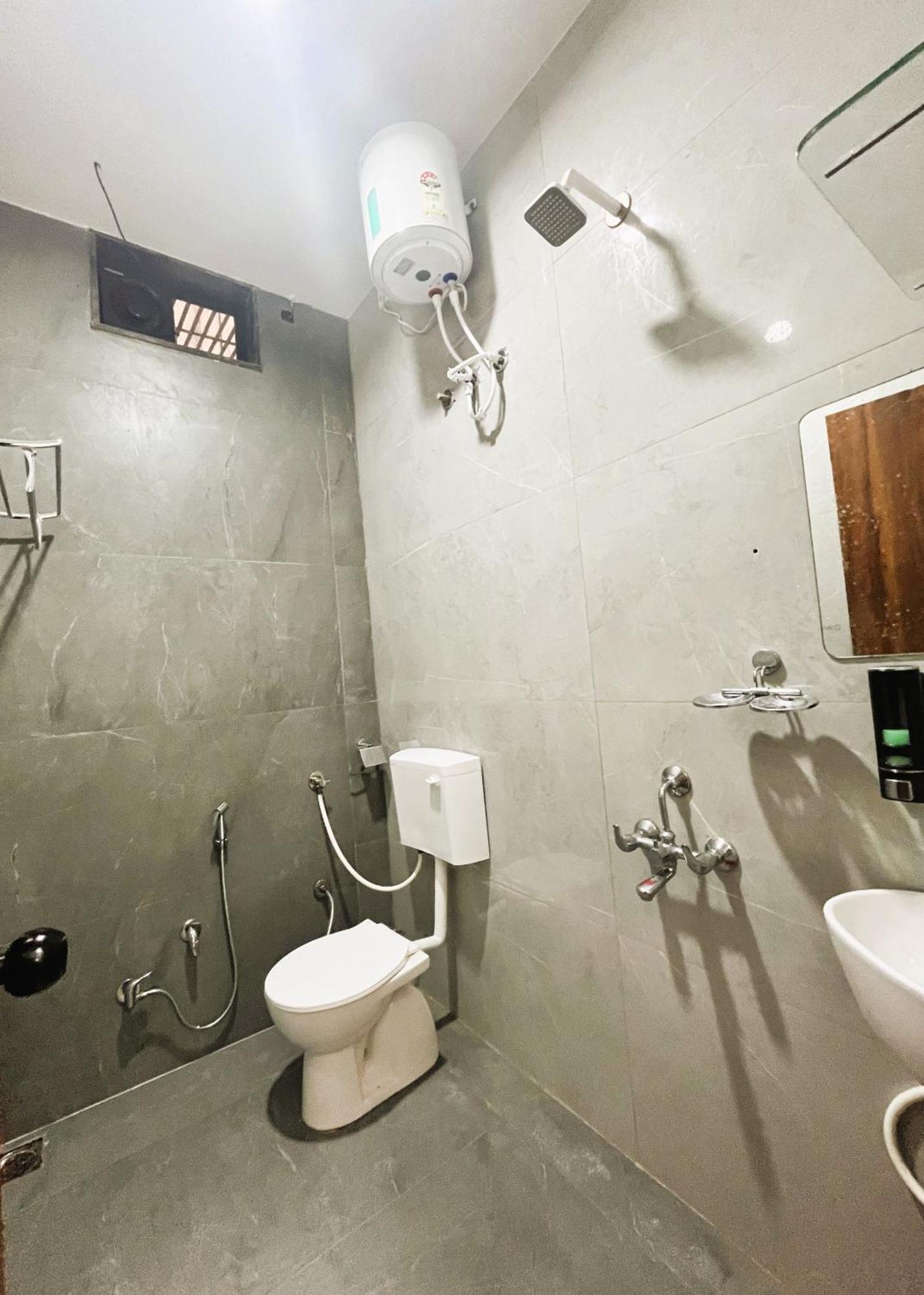 Shree Stay Inn Luxe' Holiday Home Ujjain Ngoại thất bức ảnh